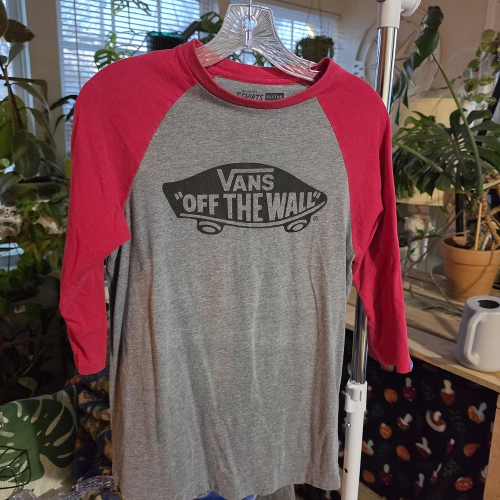 Vans Raglan Tee in Gray & Red with 'Off The Wall' Logo